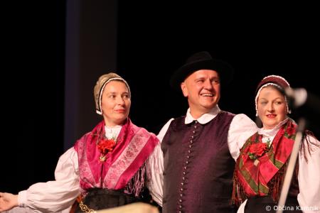 Ples in glasba izpod kamniških planin v izvedbi Folklorne skupine Kamnik in njihovih prijateljev  (97)